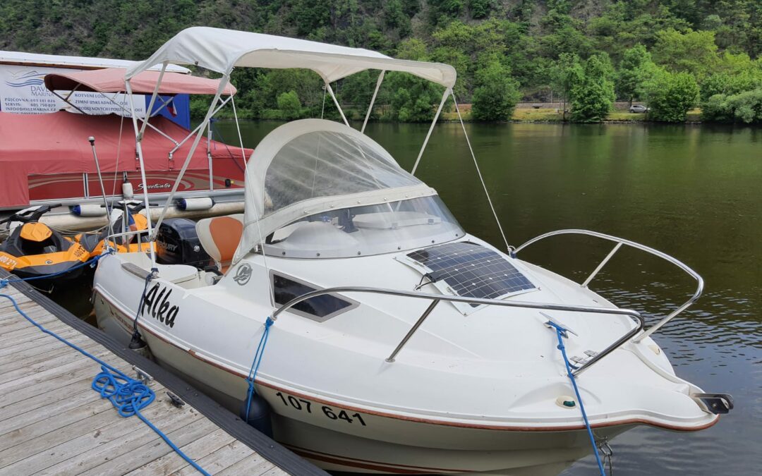 MOTOROVÁ LOĎ QUICK SILVER 470